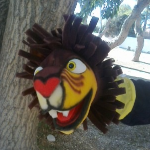 Marioneta de mano león